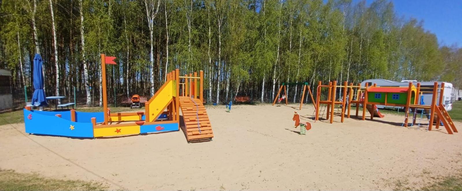 Domki Kempingowe Moto Przystan Brochow Bagian luar foto